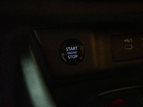 Used 2024 Nissan Rogue SV FWD image 19