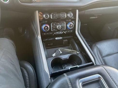 Used 2022 GMC Yukon Denali w/ Denali Ultimate Package AWD/4WD image 28