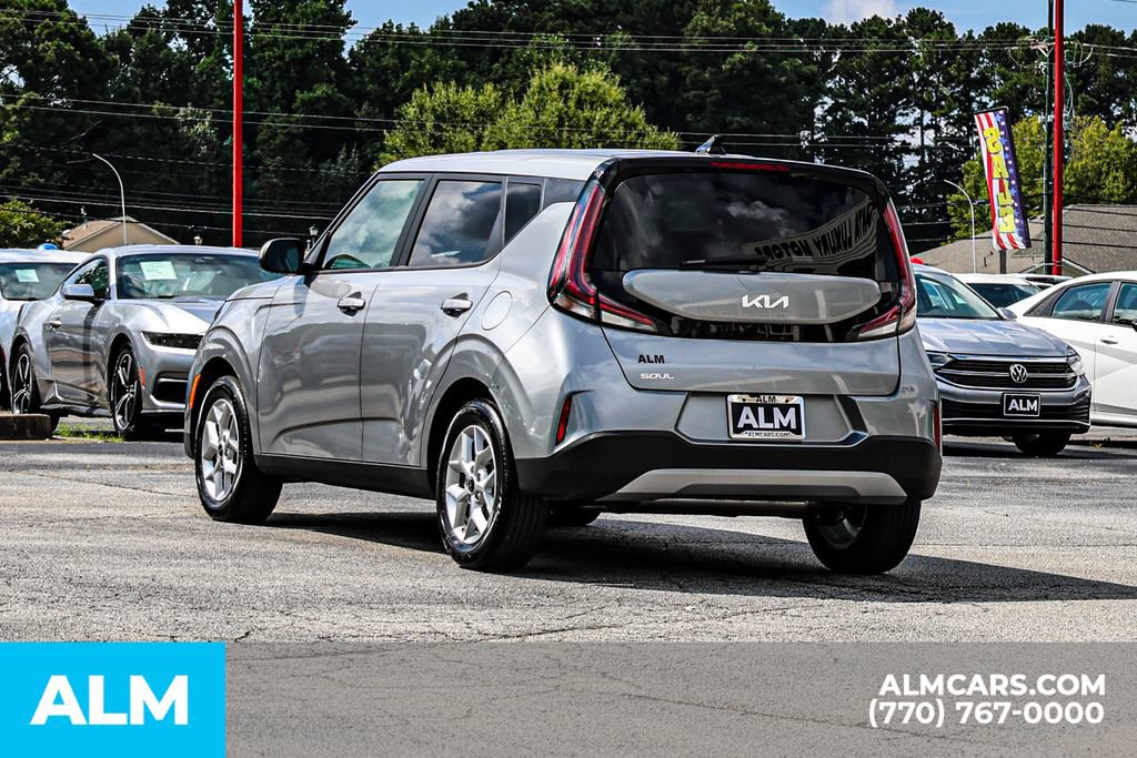 Used 2025 Kia Soul LX w/ LX Technology Package FWD image 6