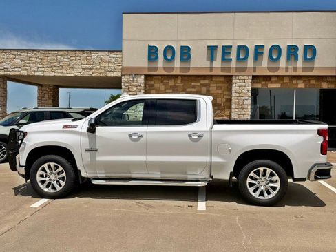 Used 2019 Chevrolet Silverado 1500 LTZ AWD/4WD image 2