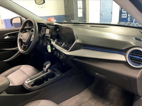 Used 2024 Chevrolet Trax LS w/ LS Convenience Package FWD image 14