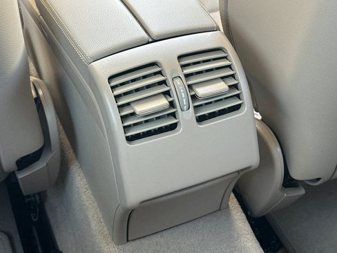 Used 2012 Mercedes-Benz E 350 Cabriolet image 16