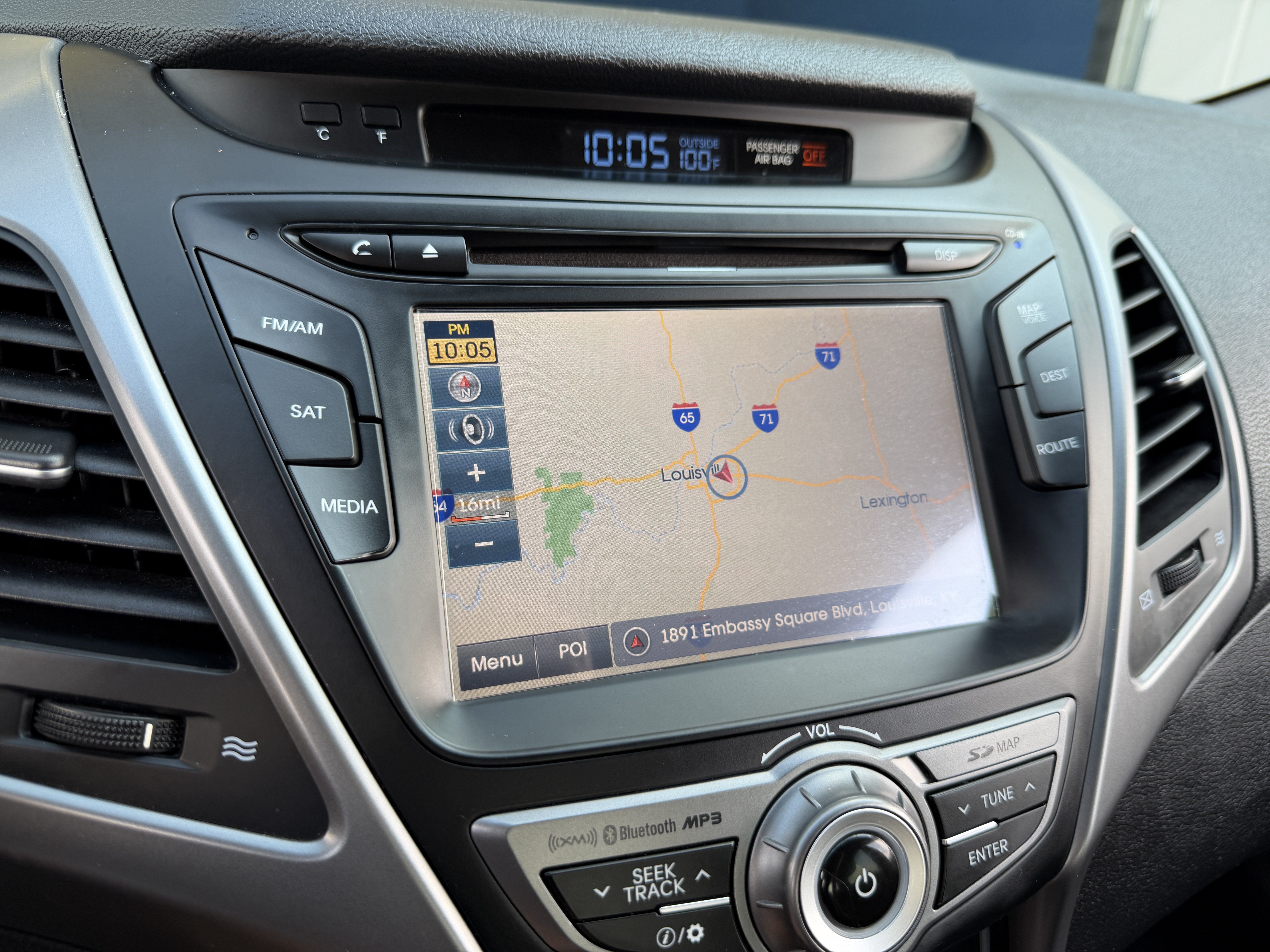 Used 2016 Hyundai Elantra Limited w/ Option Group 04 FWD image 19