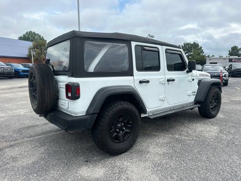 Used 2018 Jeep Wrangler Unlimited Sport AWD/4WD image 3