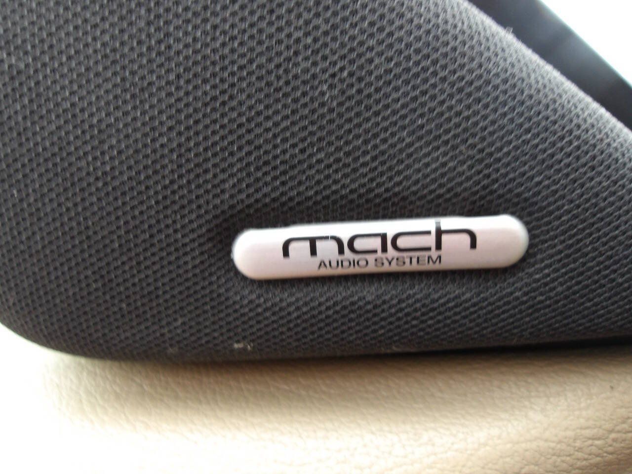 Used 2003 Ford Mustang Convertible RWD image 16