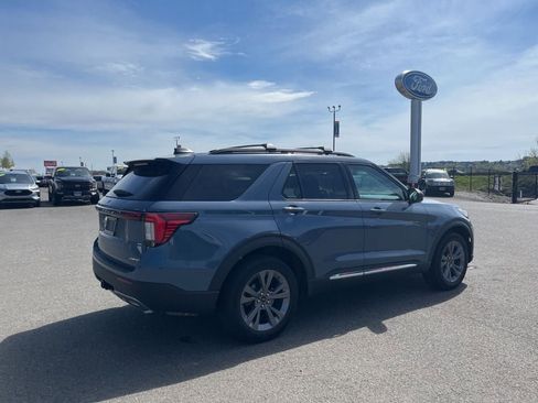 Used 2025 Ford Explorer Active w/ Active Comfort Package image 3