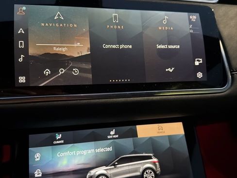 Used 2022 Land Rover Range Rover Evoque SE image 2