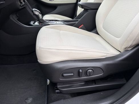 Used 2020 Buick Encore GX Preferred w/ Cold Weather Comfort Package FWD image 22