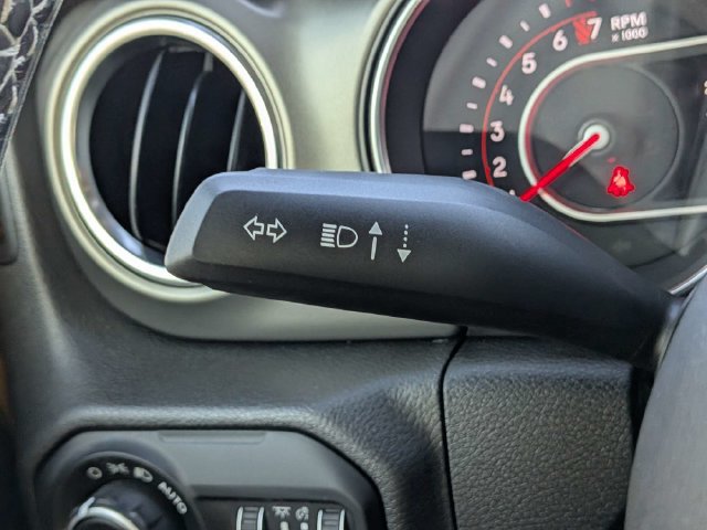 Used 2021 Jeep Wrangler Unlimited Rubicon AWD/4WD image 34
