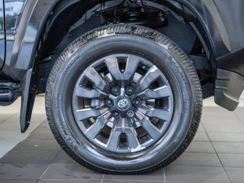 Used 2021 Toyota Tacoma Limited w/ Nightshade Package AWD/4WD image 19