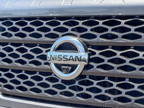 Used 2019 Nissan Titan PRO-4X w/ Pro-4x Convenience Package AWD/4WD image 12