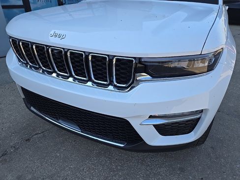 New 2025 Jeep Grand Cherokee Limited w/ Luxury Tech Group II image 15