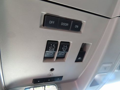 Used 2015 Chevrolet Silverado 3500 LTZ image 31