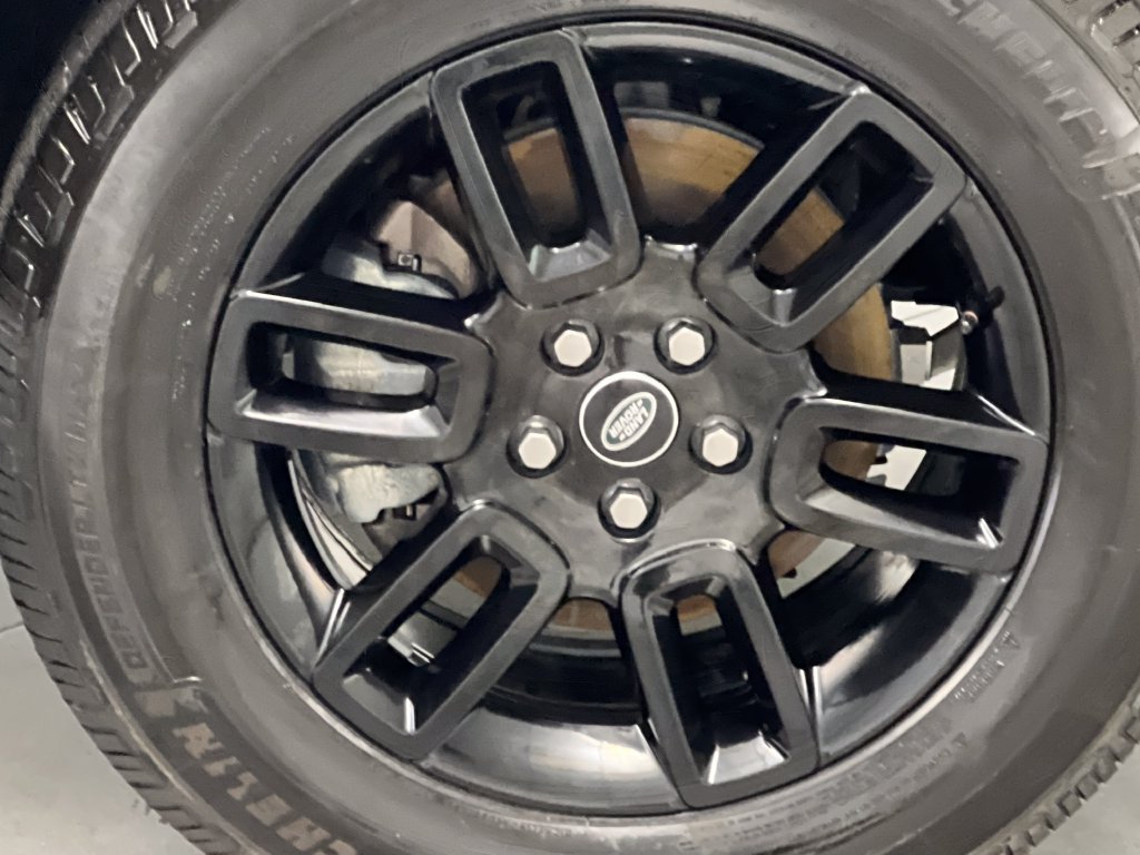 Used 2025 Land Rover Defender 110 S AWD/4WD image 76