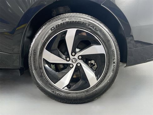 Used 2025 Jaguar F-PACE R-Dynamic S image 33