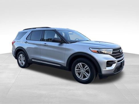 Used 2022 Ford Explorer XLT RWD image 5