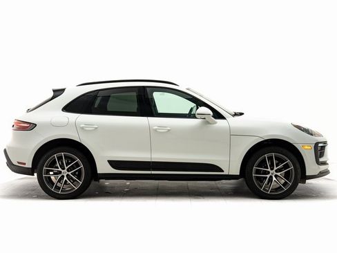 Used 2025 Porsche Macan image 33