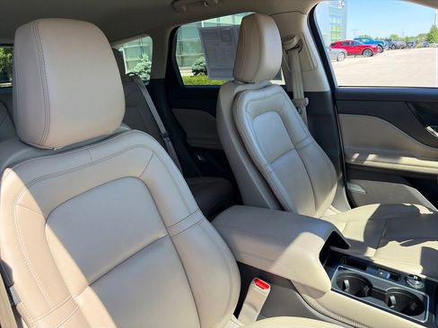 Used 2023 Lincoln Corsair FWD image 12