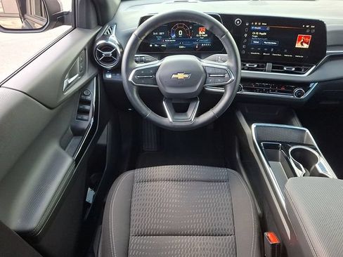 Used 2025 Chevrolet Equinox LT AWD/4WD image 11