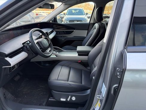 New 2025 Lincoln Nautilus Premier w/ Equipment Group 102A image 9