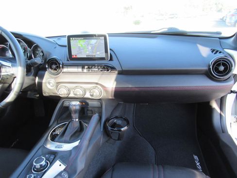 Used 2017 MAZDA MX-5 Miata RF Club RWD image 13