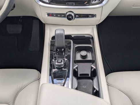 Used 2024 Volvo S60 B5 Plus FWD image 18