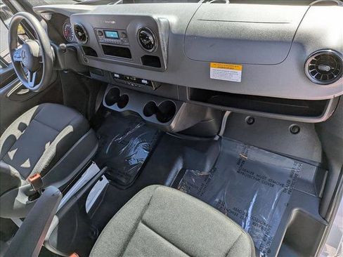 Used 2024 Mercedes-Benz Sprinter 2500 image 18