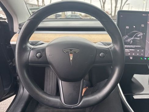 Used 2018 Tesla Model 3 Long Range image 3