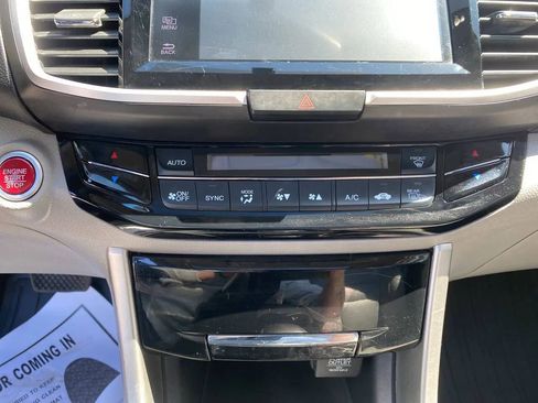 Used 2017 Honda Accord EX-L image 15