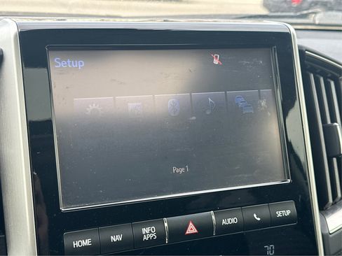 Used 2018 Toyota Land Cruiser image 42