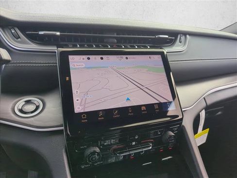 New 2025 Jeep Grand Cherokee Limited image 15