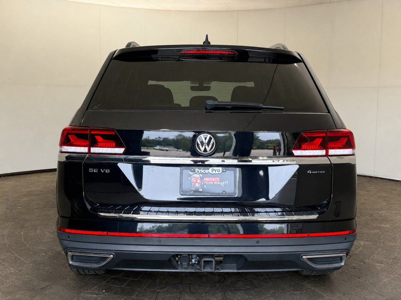 Used 2023 Volkswagen Atlas SE w/ Black Wheel Package AWD/4WD image 6