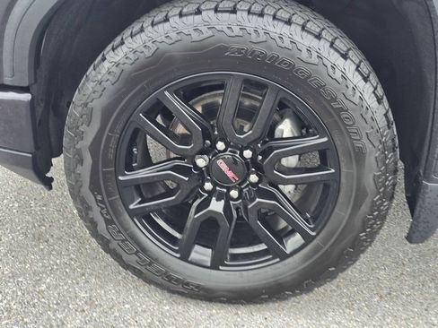 Used 2024 GMC Sierra 1500 Elevation AWD/4WD image 9