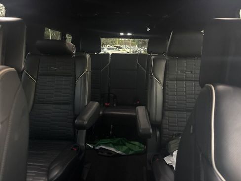 Used 2024 Cadillac Escalade ESV Sport Platinum image 5