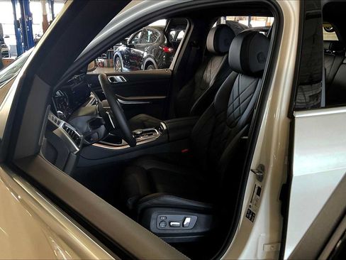 Certified 2026 BMW X5 xDrive40i w/ Premium Package AWD/4WD image 9