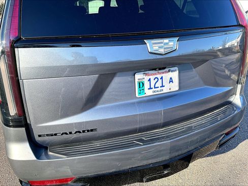 Used 2021 Cadillac Escalade Sport Platinum w/ Heavy-Duty Trailer Package image 29