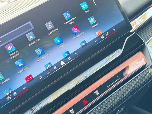 New 2026 BMW 550e xDrive w/ Executive Package image 41