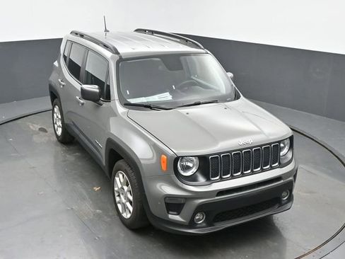 Used 2019 Jeep Renegade Latitude FWD image 42