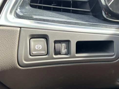 Certified 2024 Cadillac XT5 Premium Luxury AWD/4WD image 28