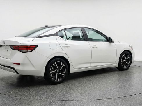 Used 2025 Nissan Sentra SV image 9
