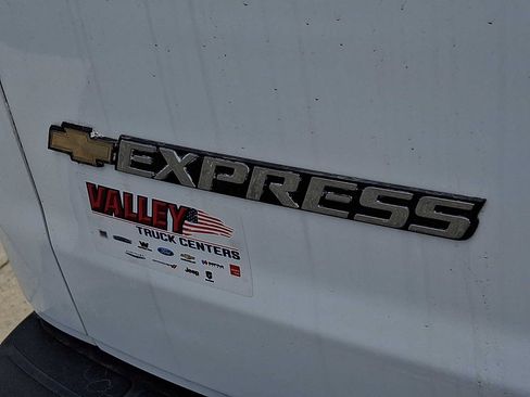 Used 2025 Chevrolet Express 2500 w/ Driver Convenience Package RWD image 30
