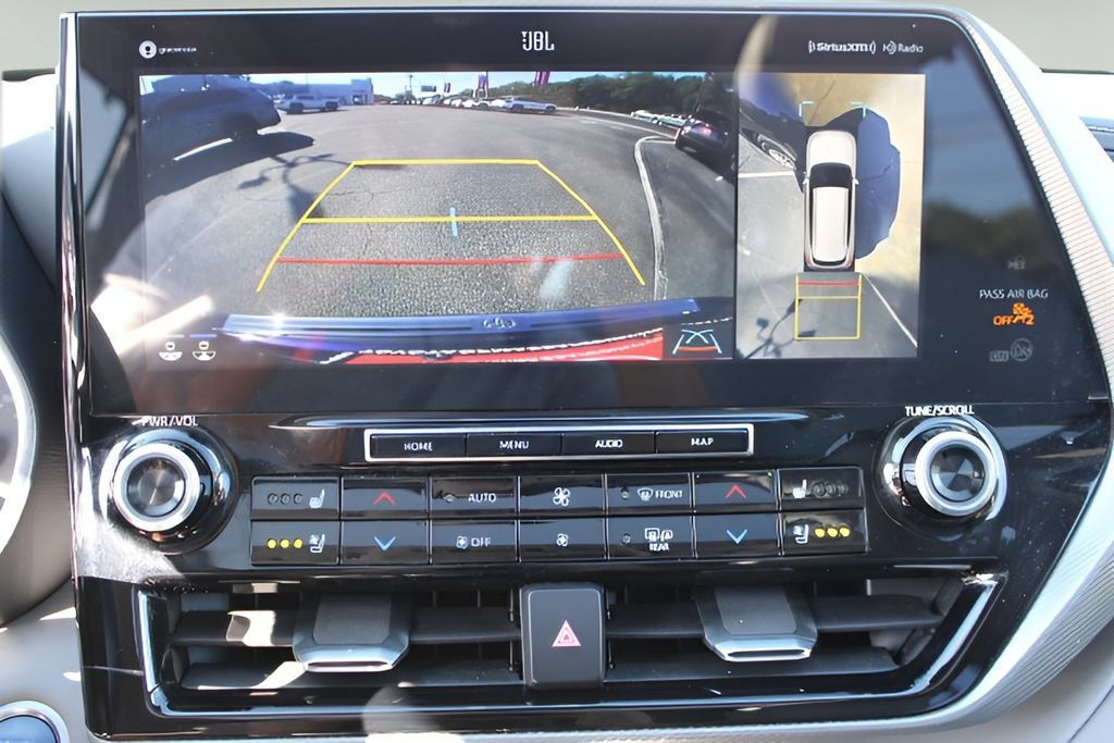 Certified 2020 Toyota Highlander Platinum AWD/4WD image 16