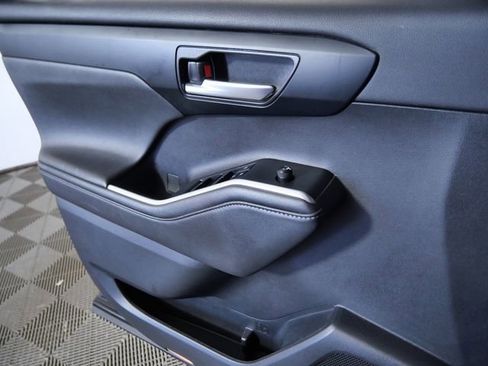 Used 2021 Toyota Highlander XSE image 30