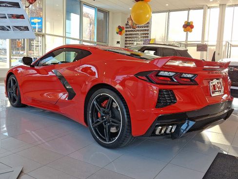 Used 2021 Chevrolet Corvette Stingray Preferred Cpe w/ Z51 Performance Package image 5