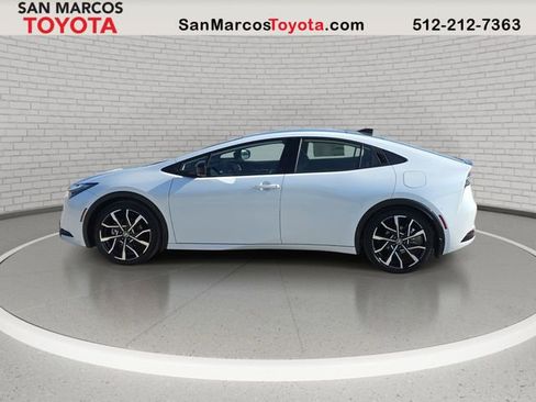 New 2026 Toyota Prius Plug-In Hybrid FWD image 8