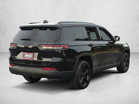 Used 2022 Jeep Grand Cherokee L Laredo AWD/4WD image 5