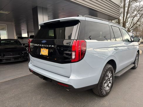 Certified 2025 Ford Expedition Active AWD/4WD image 13