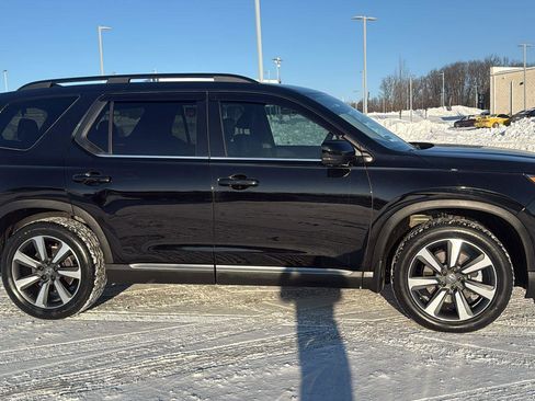 Used 2025 Honda Pilot Touring image 4