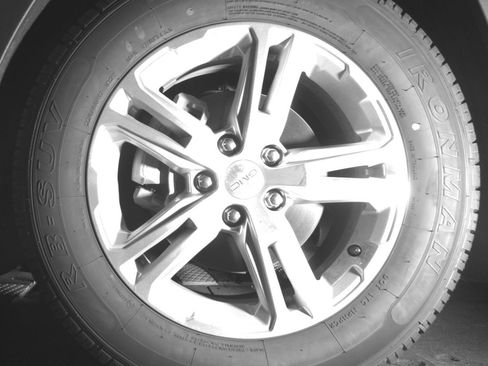 Used 2024 GMC Terrain SLE image 12