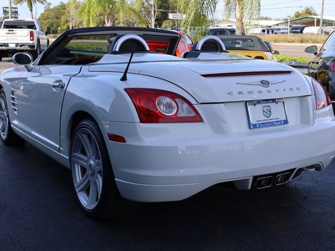 Used 2005 Chrysler Crossfire Limited image 3